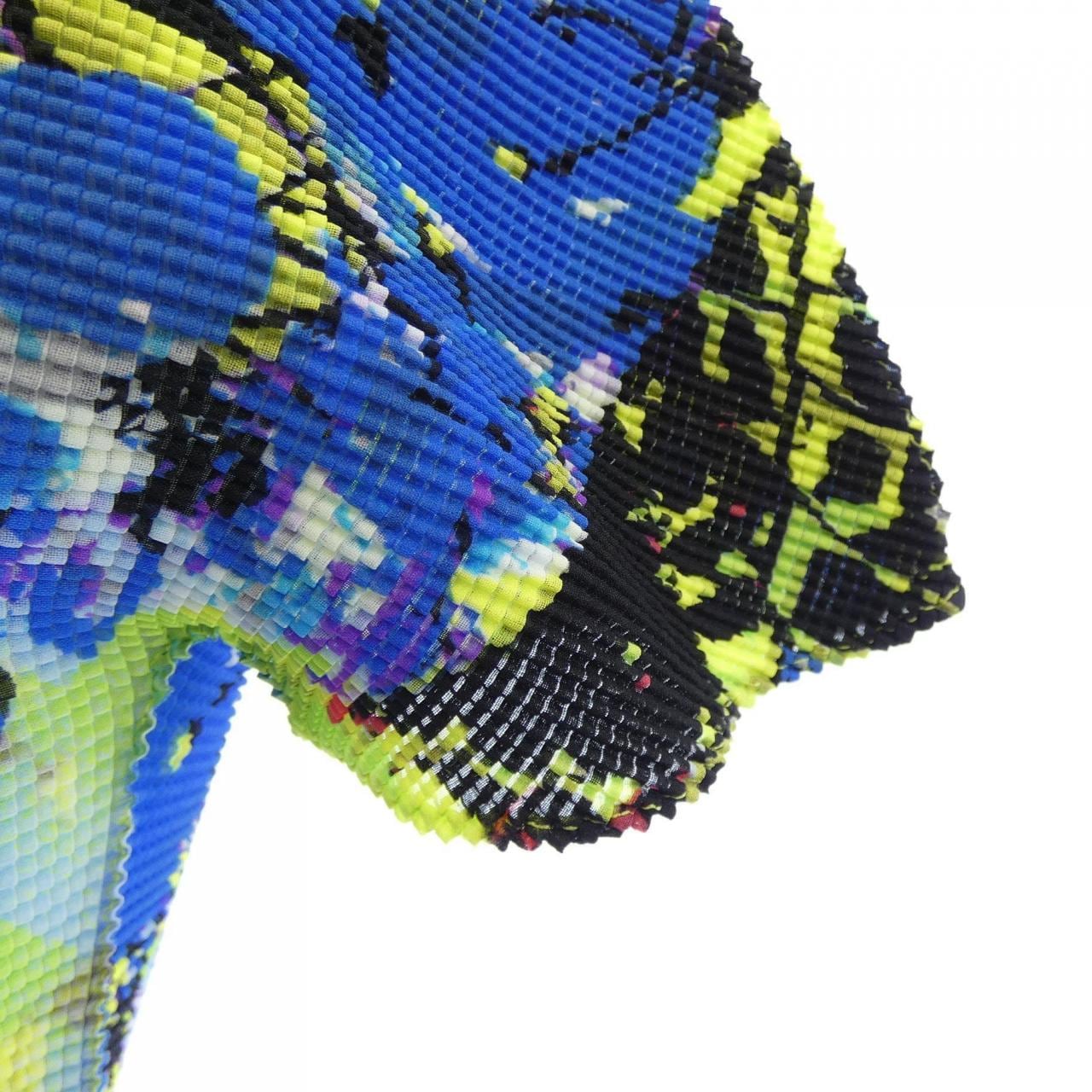 ミーイッセイミヤケ me ISSEY MIYAKE M181FK425 トップス
