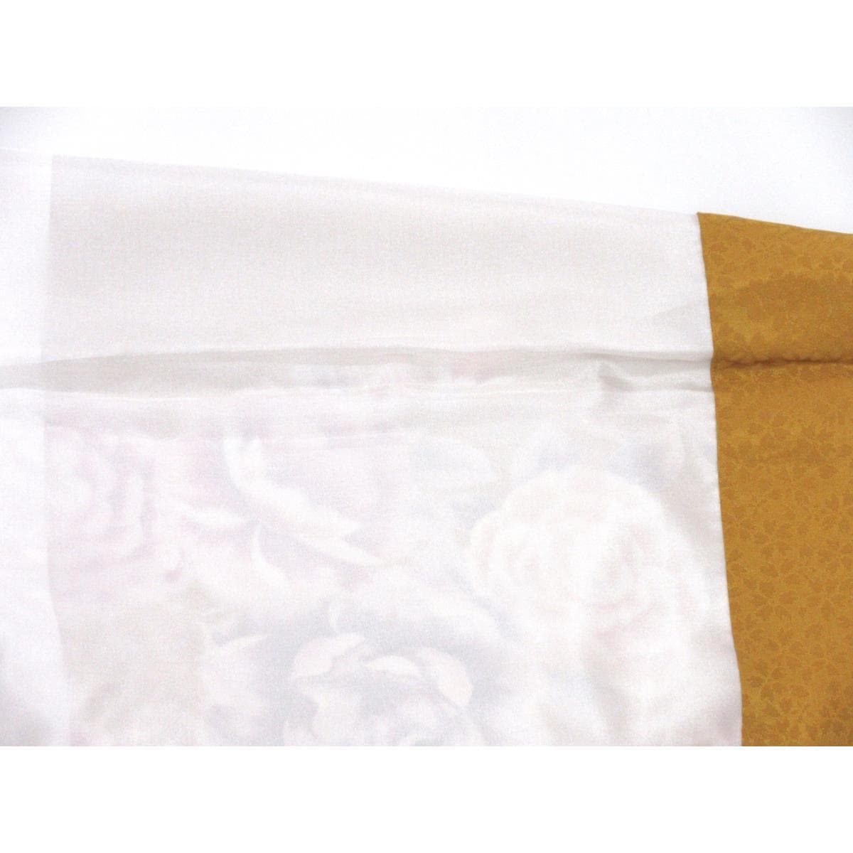 振袖　銀通しボカシ染　友禅金彩加工　刺繍入り