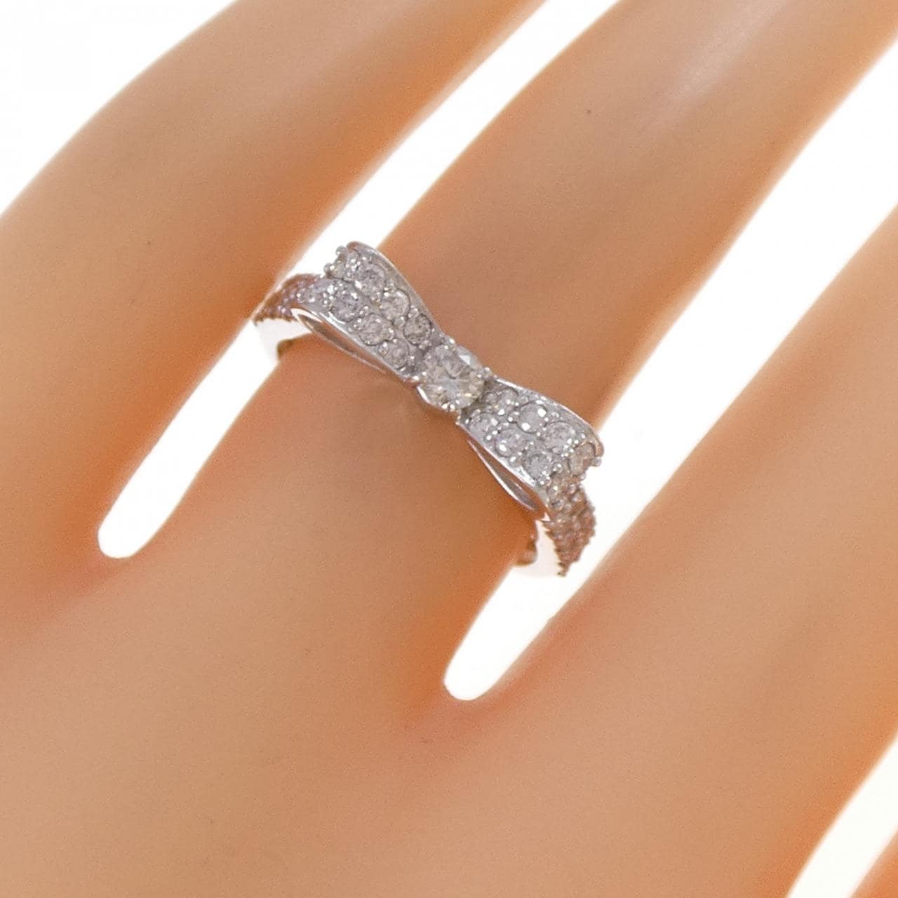K18WG リボン ダイヤモンド リング 0.50CT