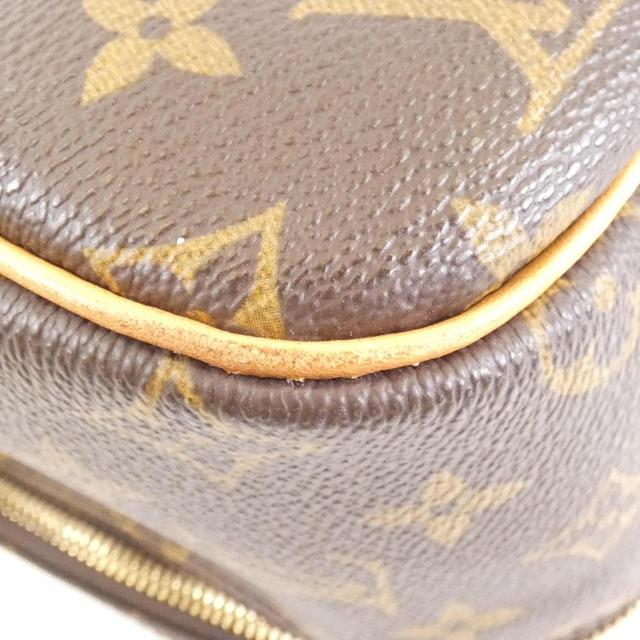 LOUIS VUITTON Monogram Excursion M41450 包