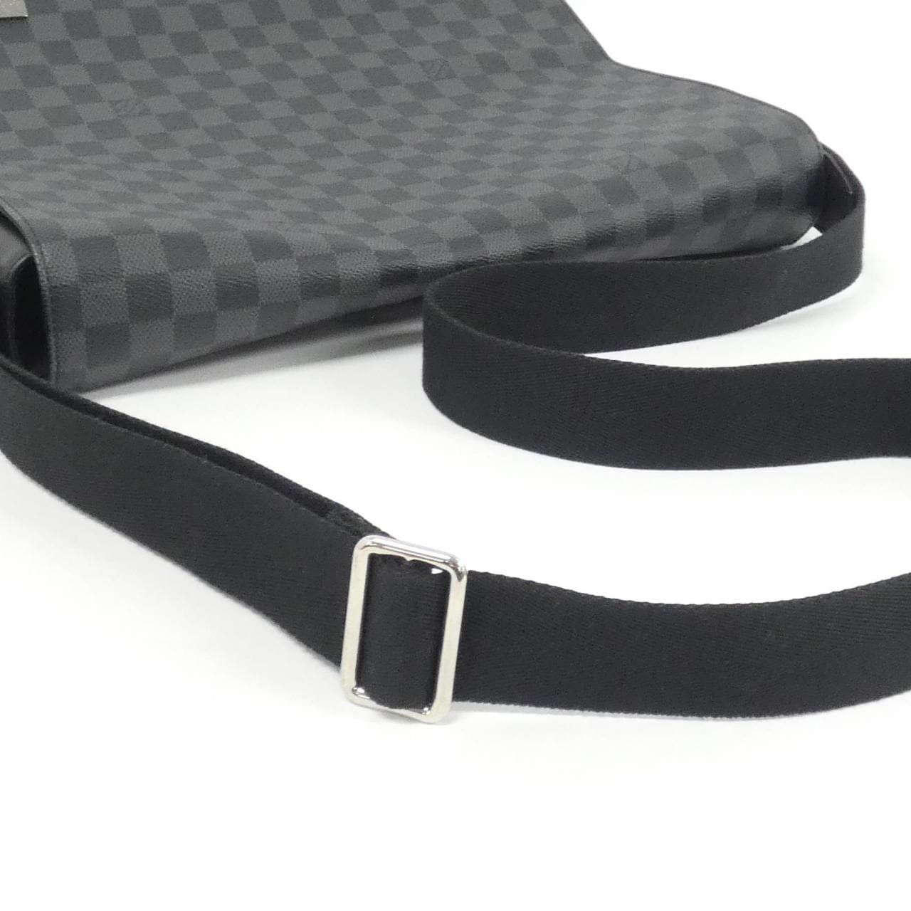 ルイヴィトン ダミエ グラフィット ディストリクト N41030 ショルダーバッグ