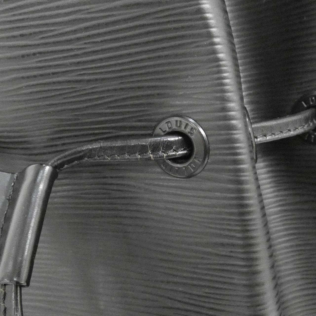 ルイヴィトン エピ サック アド M80153 ショルダーバッグ