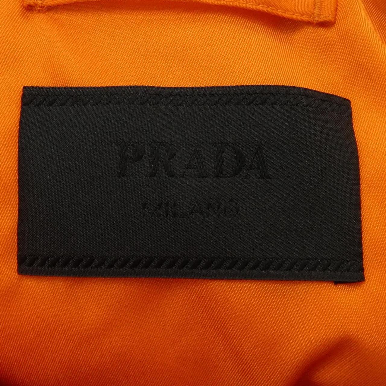 普拉達PRADA羽絨服