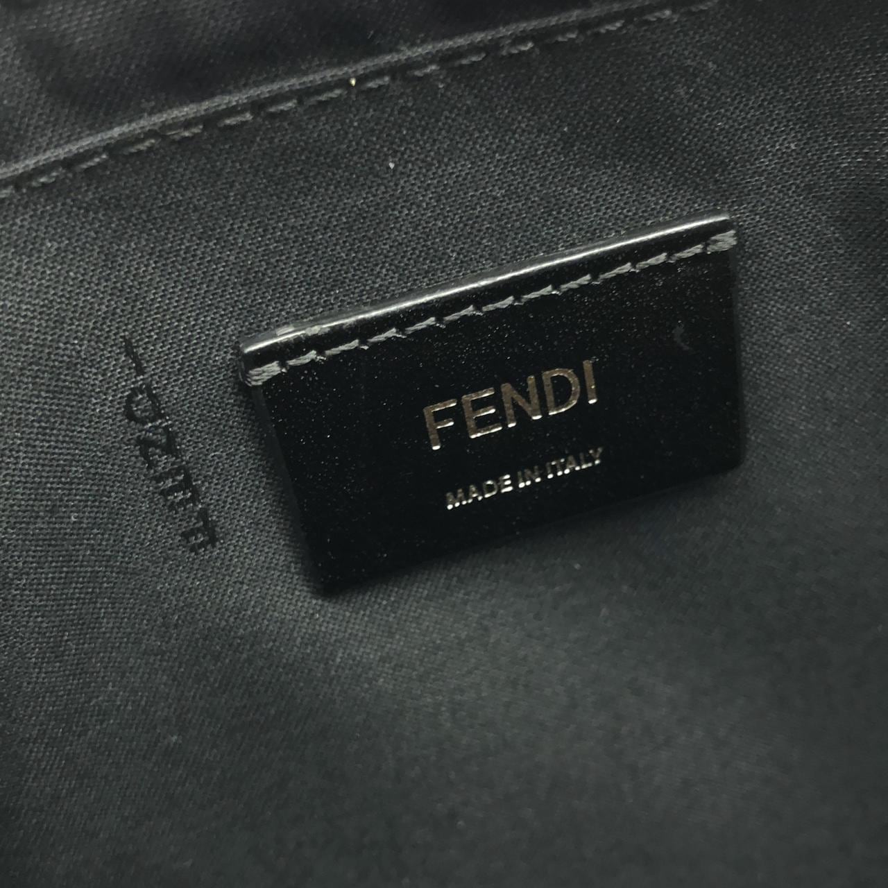 フェンディ カメラ ケース 7M0286 AJF8 ショルダーバッグ