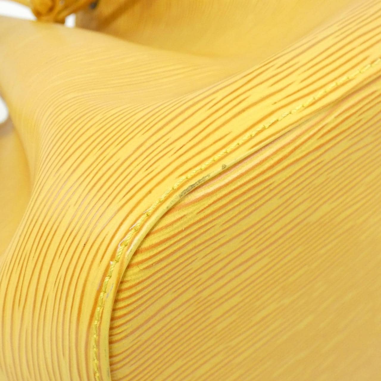 ルイヴィトン エピ プチ ノエ M44109 ショルダーバッグ