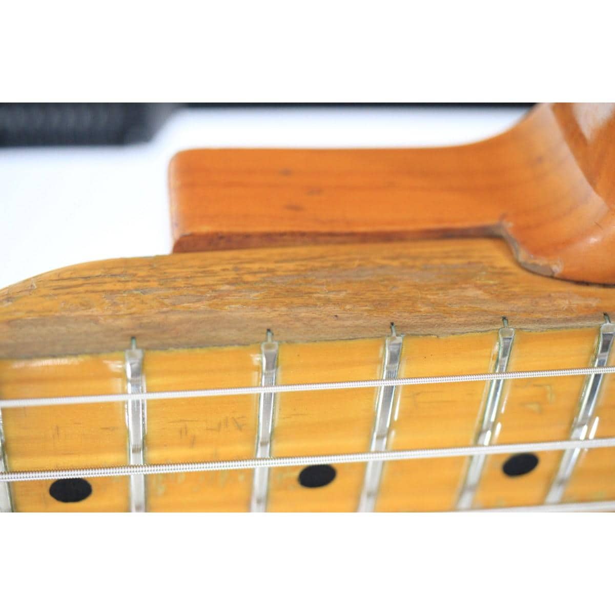 FENDER  PRECISION BASS