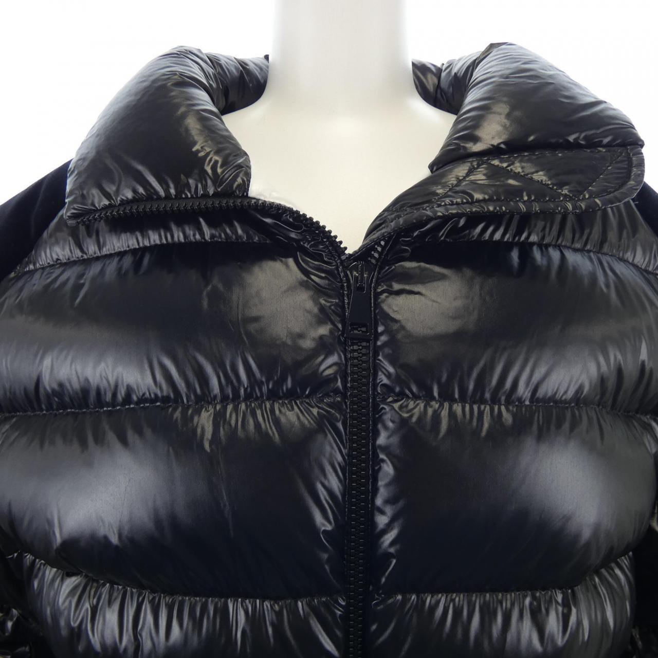 モンクレール MONCLER ダウンジャケット