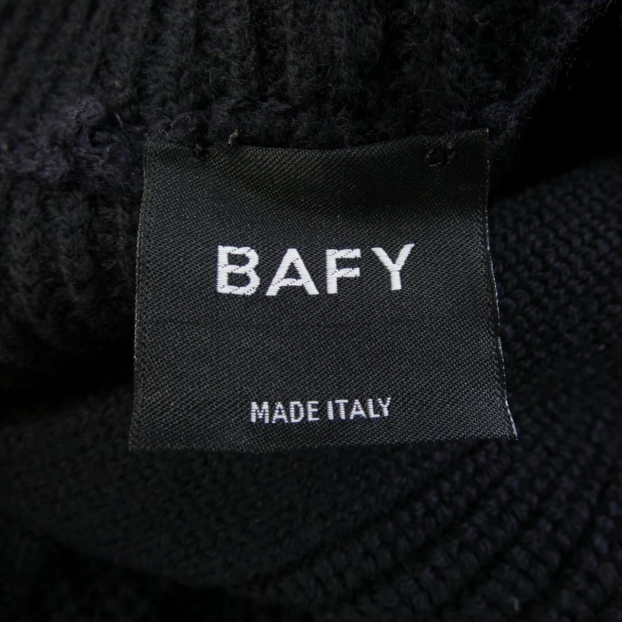 バフィー BAFY パーカー