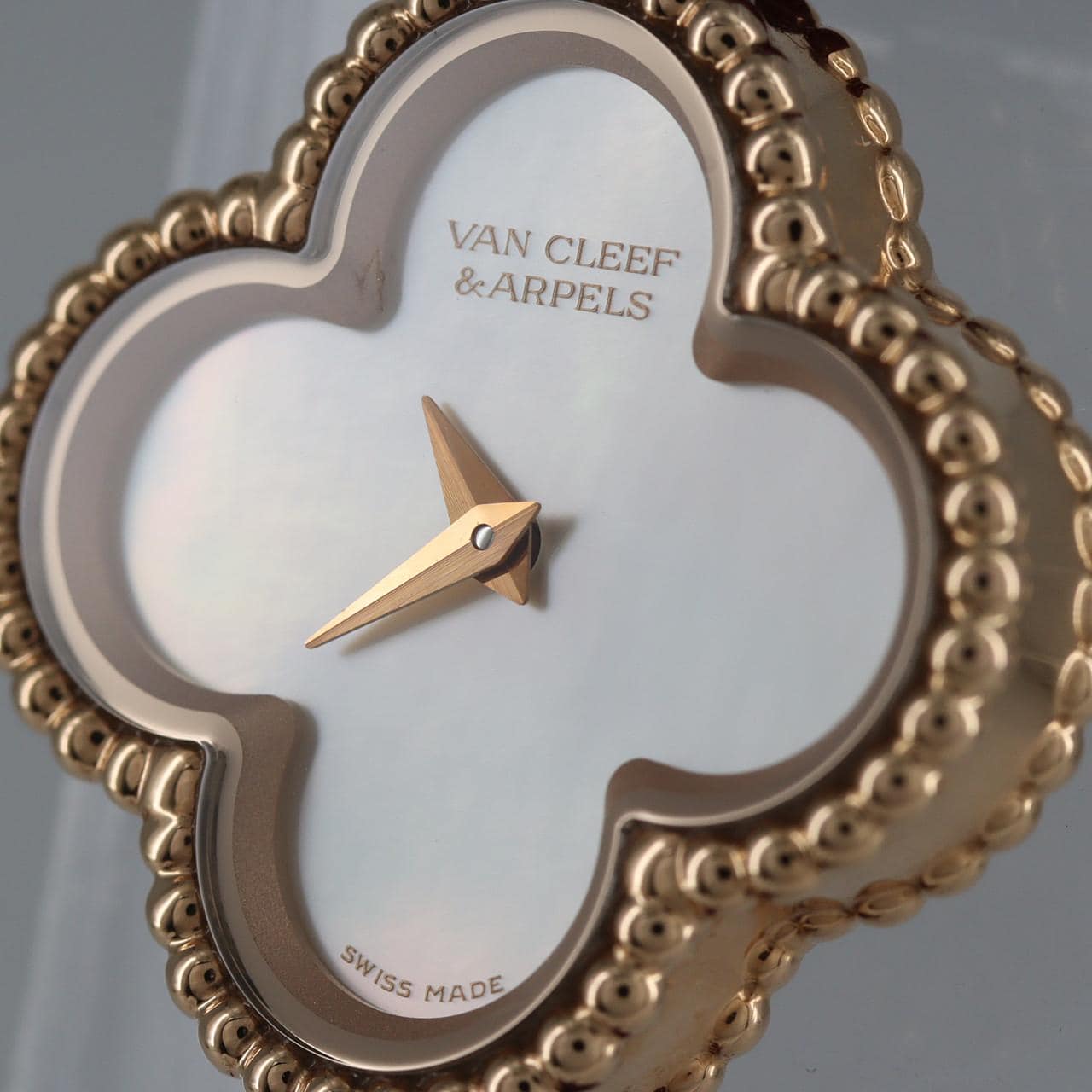 ヴァンクリーフ&アーペル スウィートアルハンブラ RG 2386240/VCARO8SF00 PG･RG クォーツ