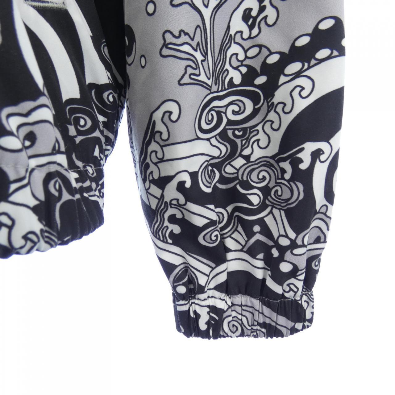 ヴィヴィアンタム VIVIENNE TAM パーカー