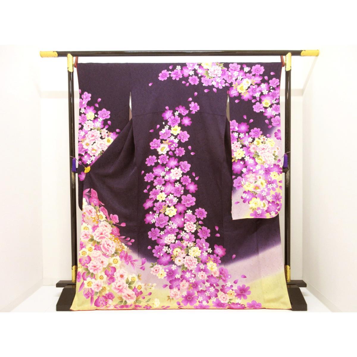 振袖　友禅加工　刺繍入りボカシ染