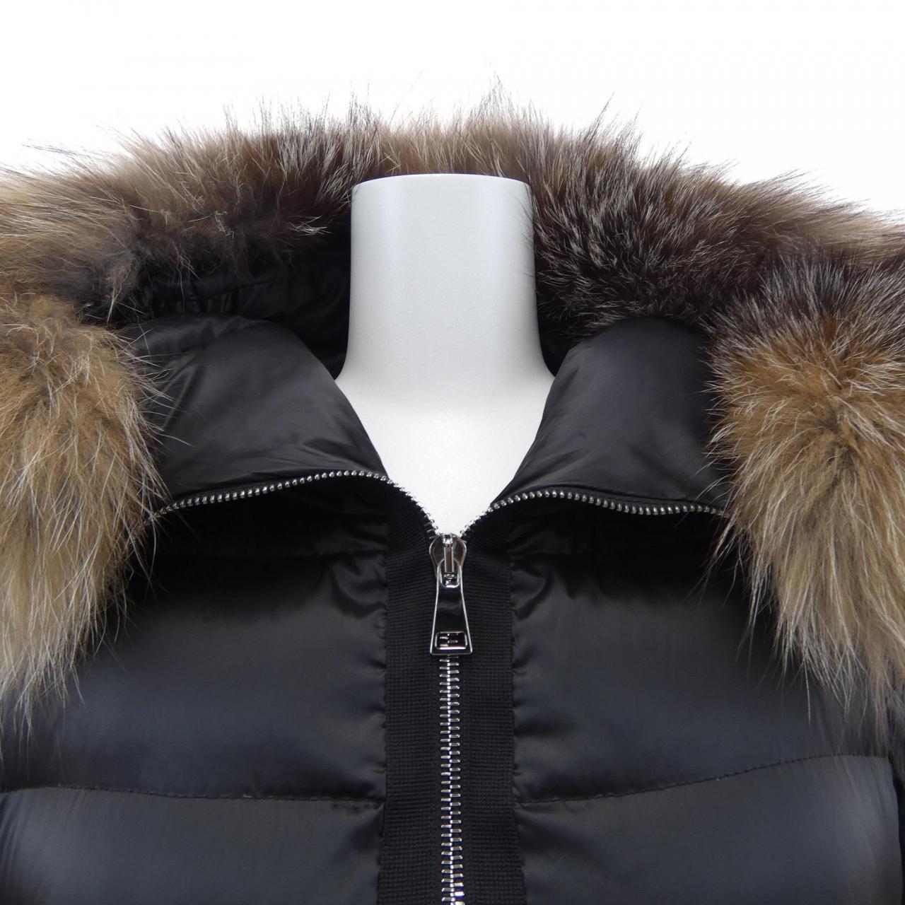 モンクレール MONCLER TINUVIEL ダウンコート