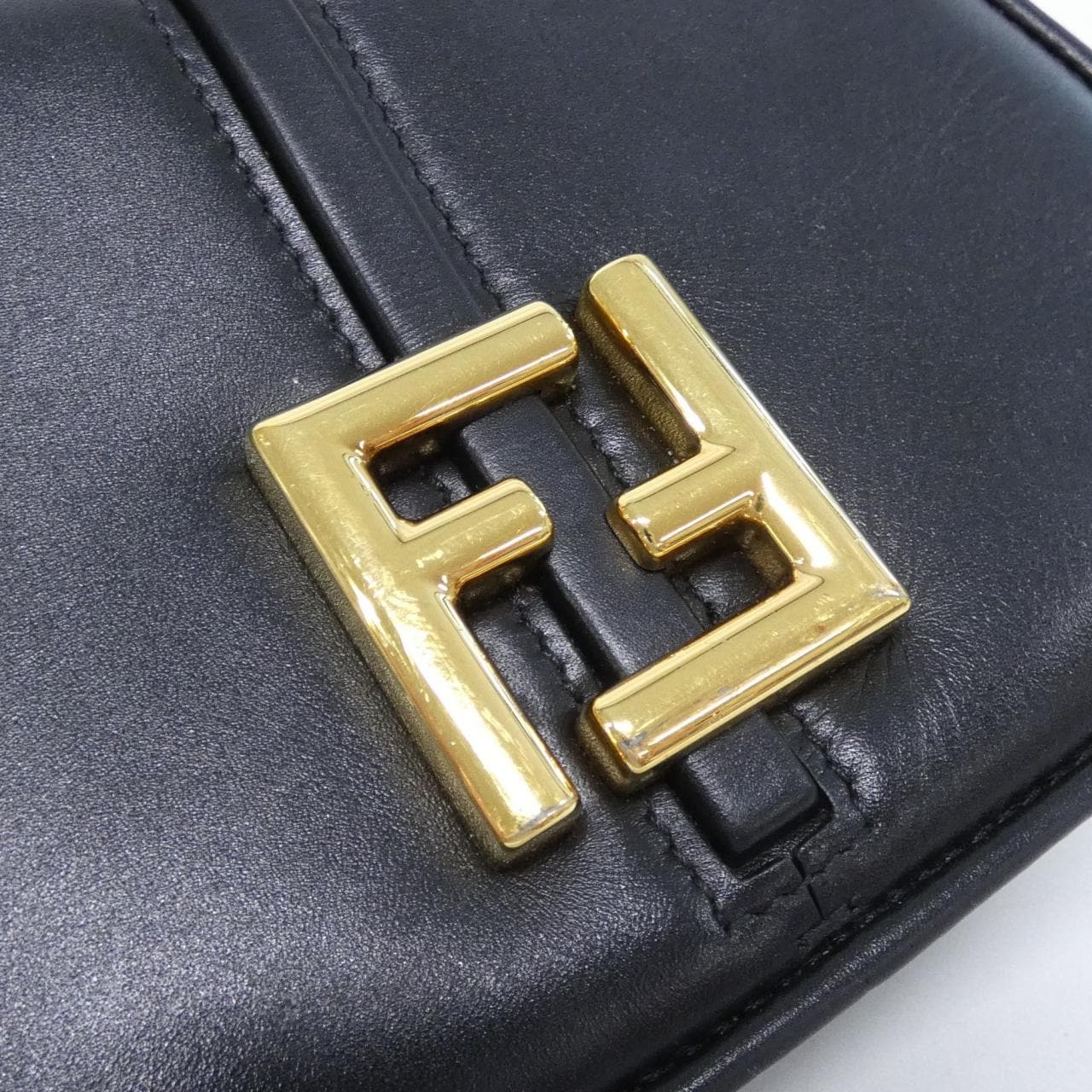 フェンディ カ　モン スモール 8BS082 AQ0L ショルダーバッグ