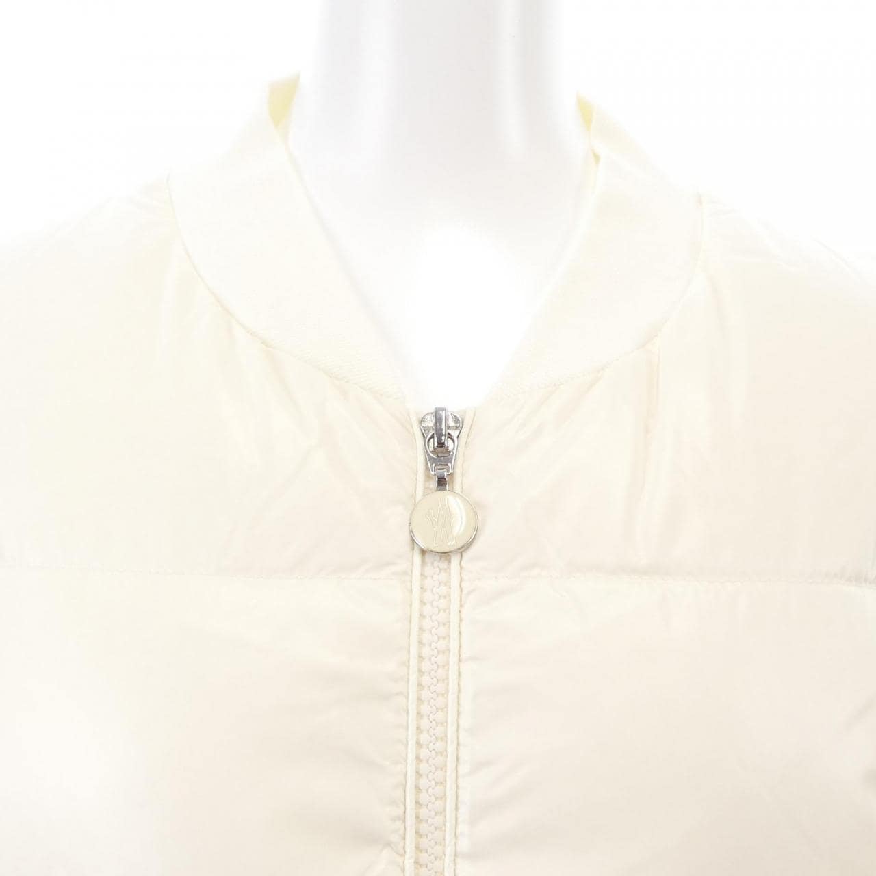モンクレール MONCLER 20938G00029 ダウンジャケット