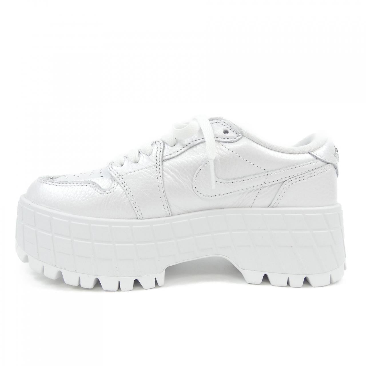 ナイキ NIKE HF3184-100 スニーカー