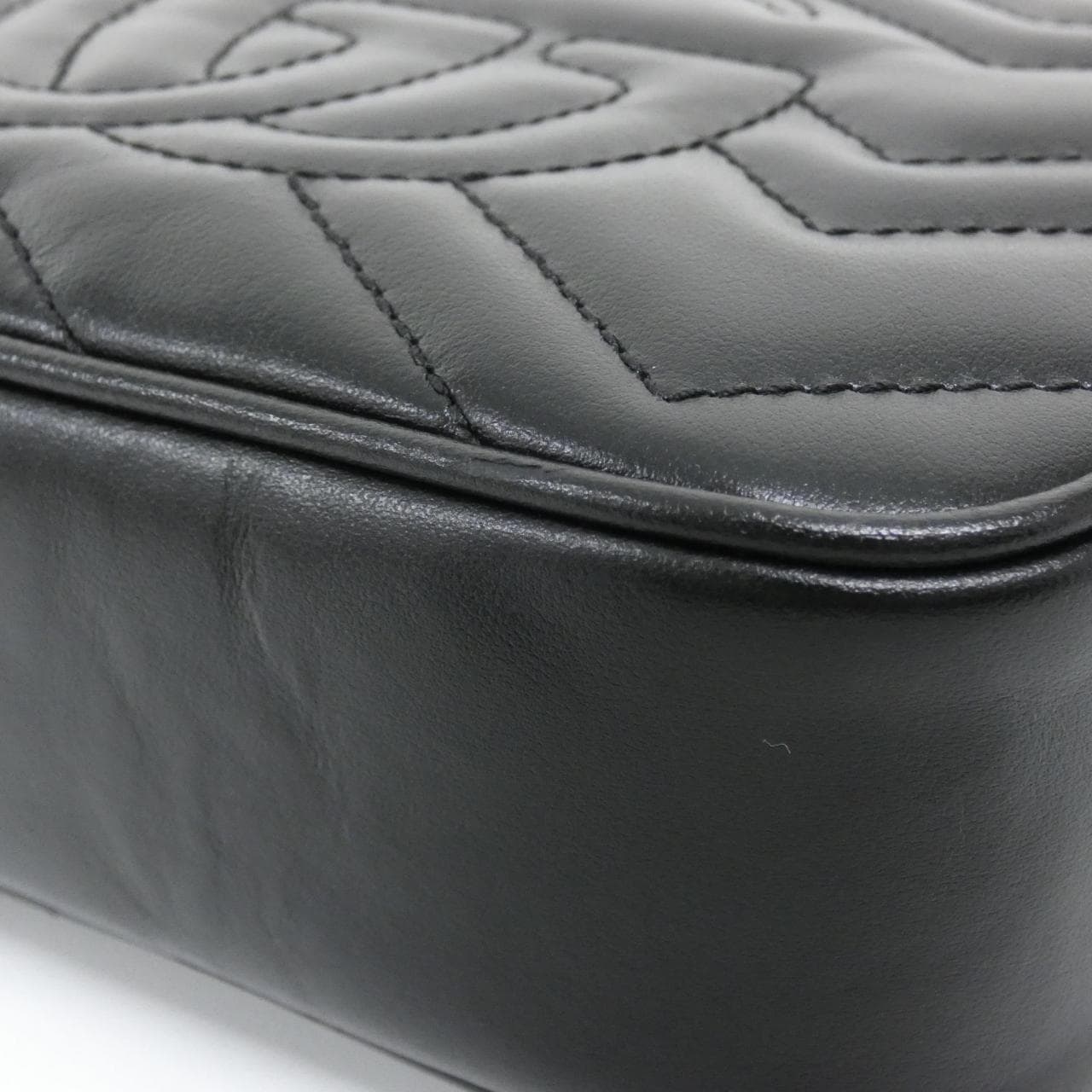 グッチ GG マーモント 448065 DTD1T ミニバッグ