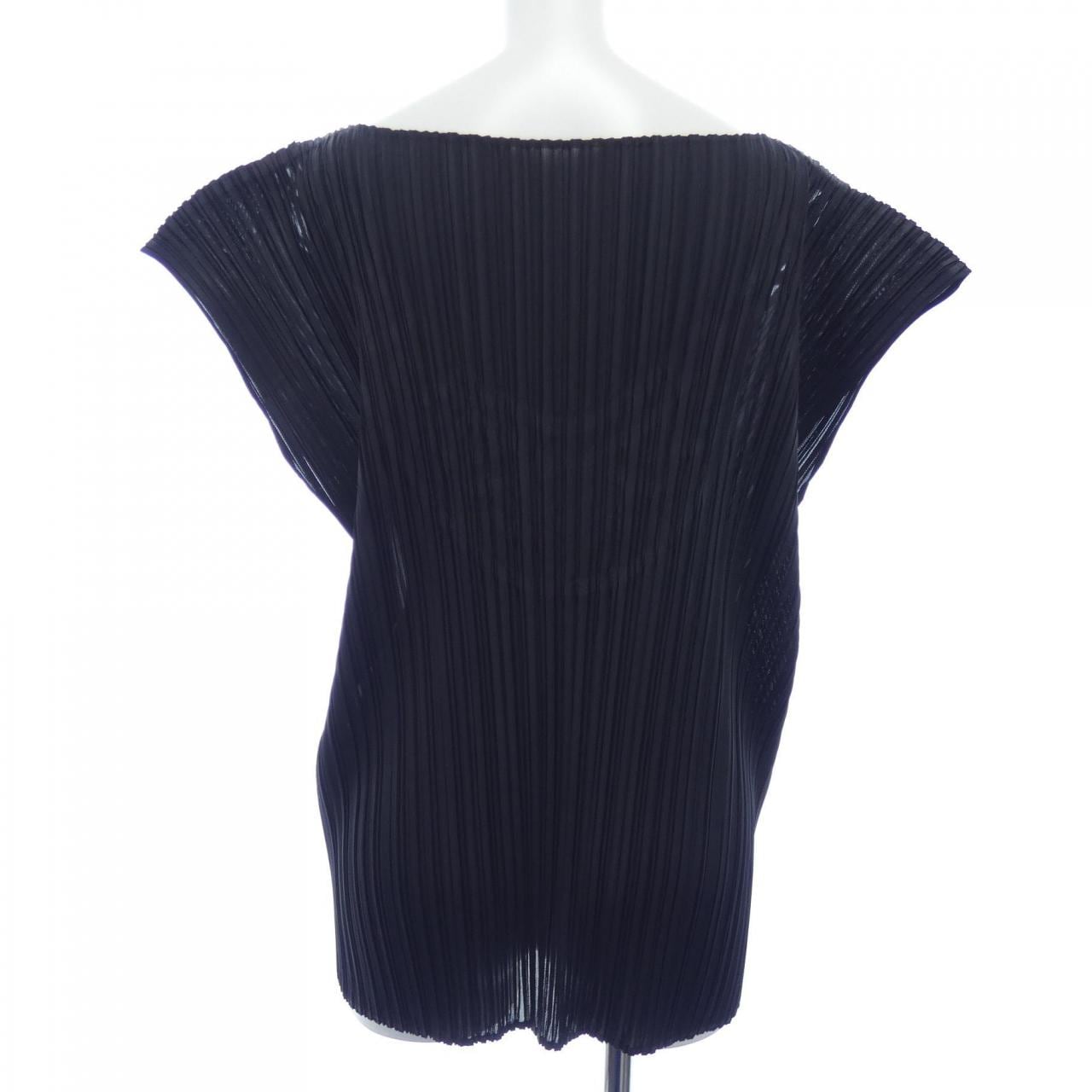 百褶PLEATS PLEASE上衣