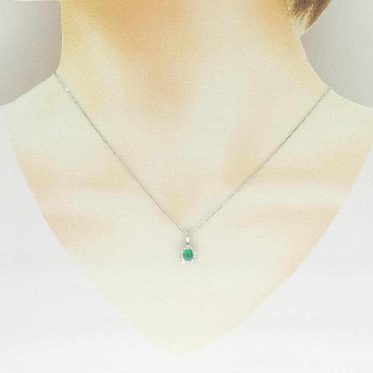 PT900/PT850 エメラルド ネックレス 0.39CT