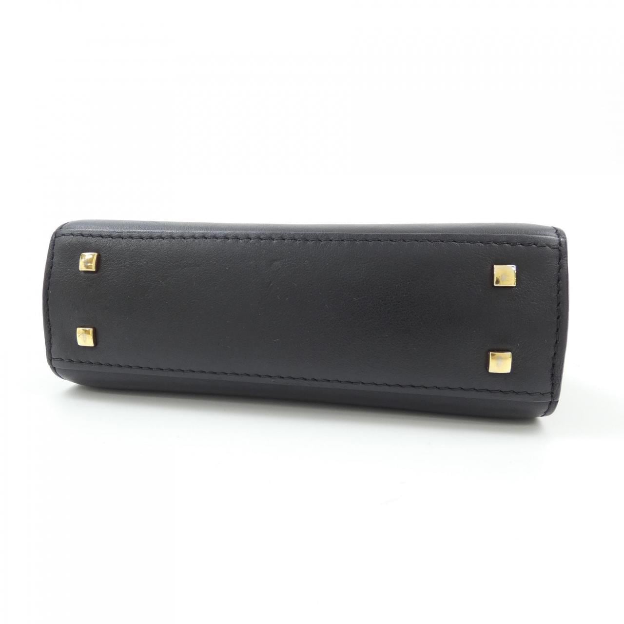 德爾沃DELVAUX