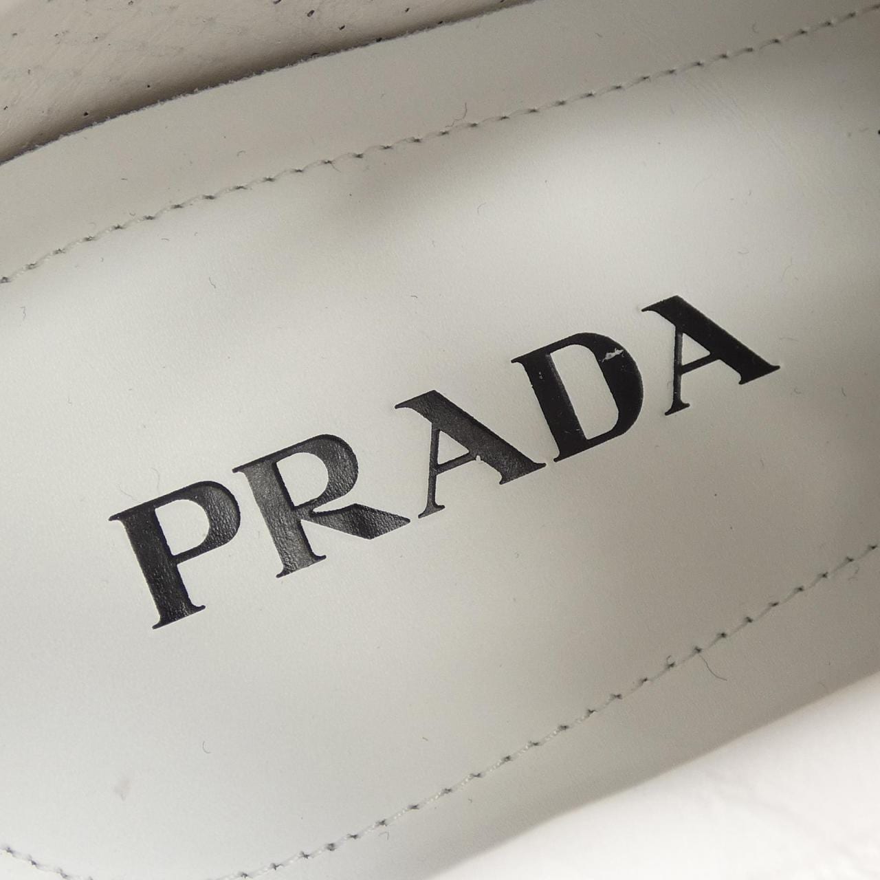 プラダ PRADA 2EE369 スニーカー