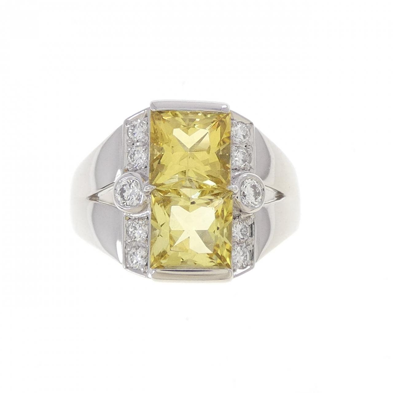 K18WG ベリル リング 2.22CT