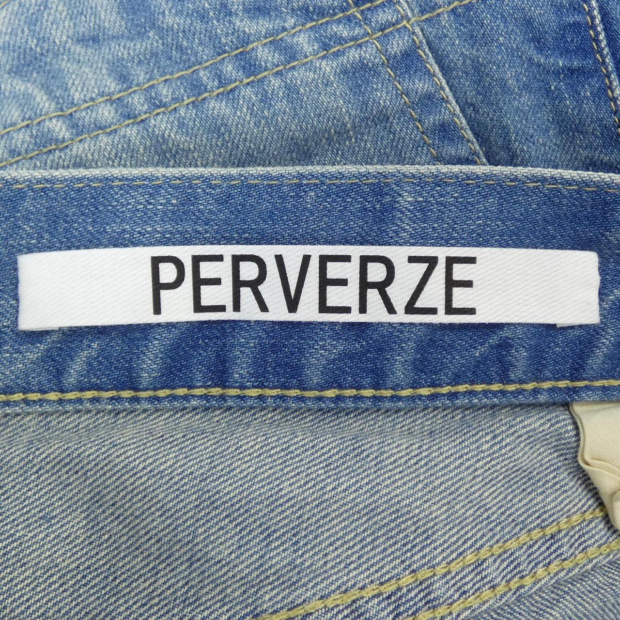 PERVERZE ジーンズ