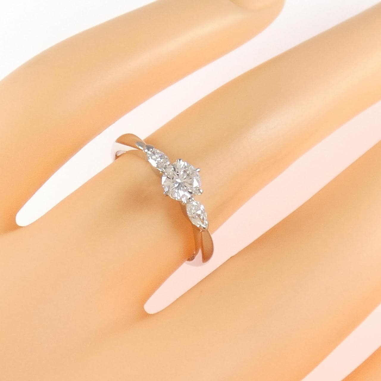 PT900 ダイヤモンド リング 0.321CT E VVS1 VG