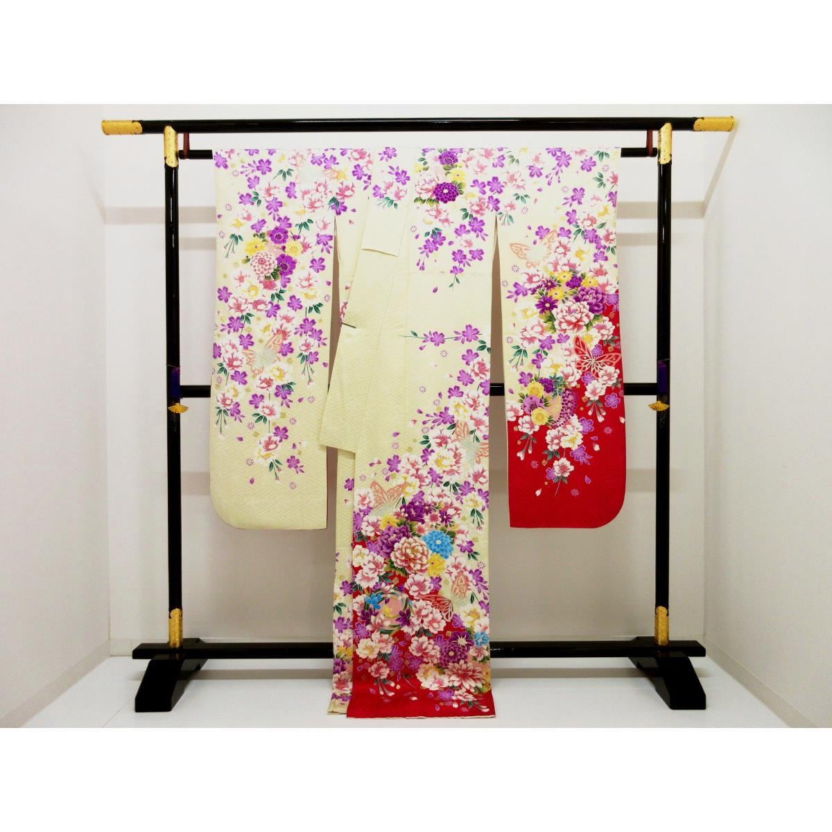 振袖　友禅金彩加工　刺繍入りボカシ染