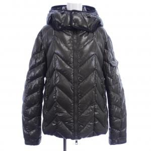 モンクレール MONCLER ダウンジャケット