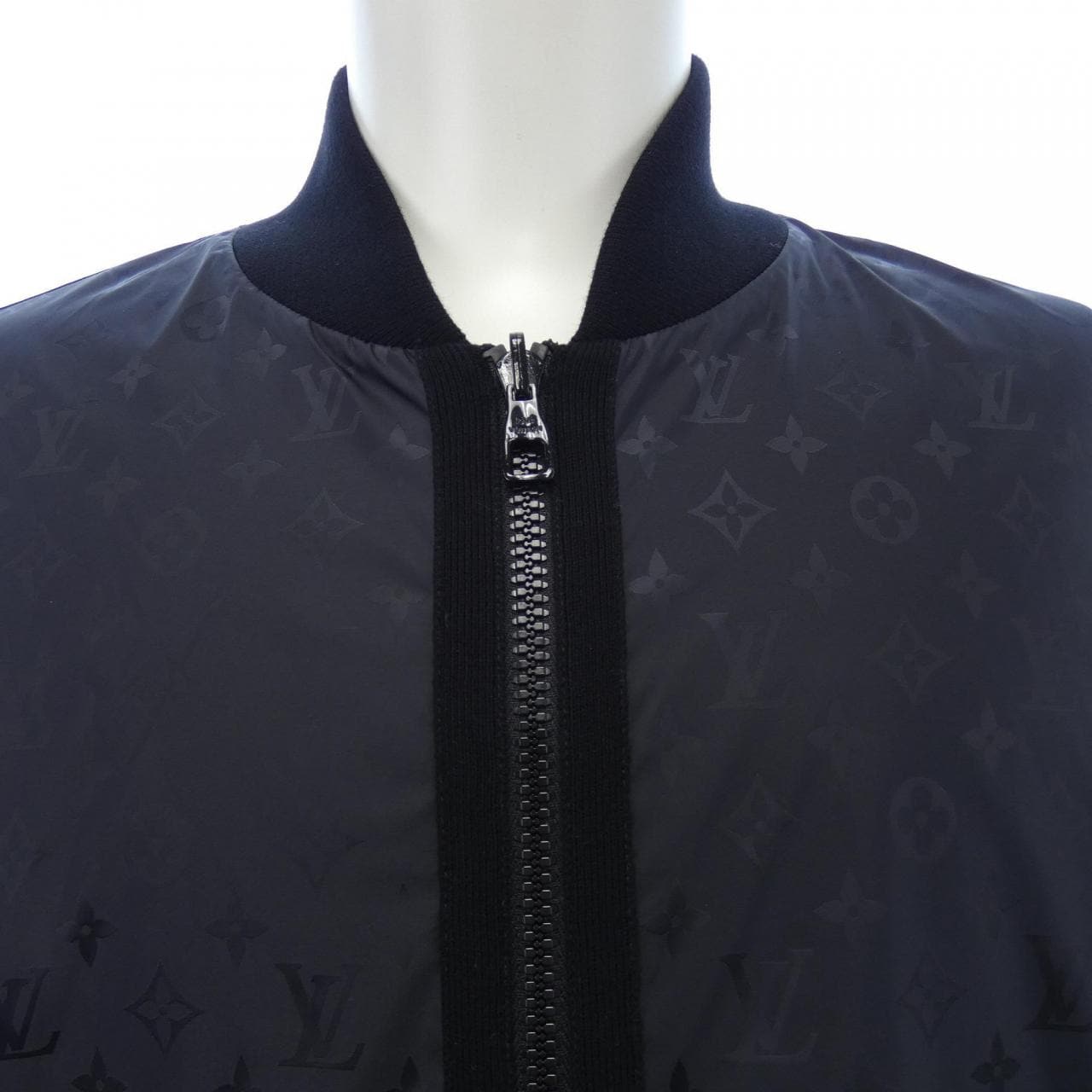 ルイヴィトン LOUIS VUITTON モノグラムリバーシブルライトボンバー HON40WZLW ブルゾン