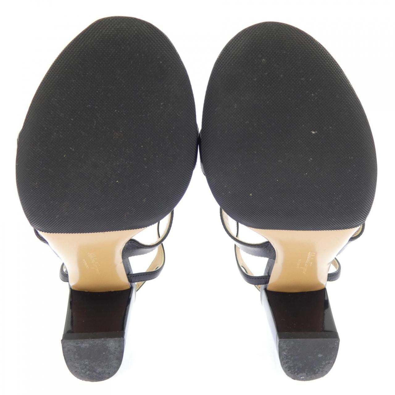 サルヴァトーレフェラガモ SALVATORE FERRAGAMO PETRONILLA サンダル