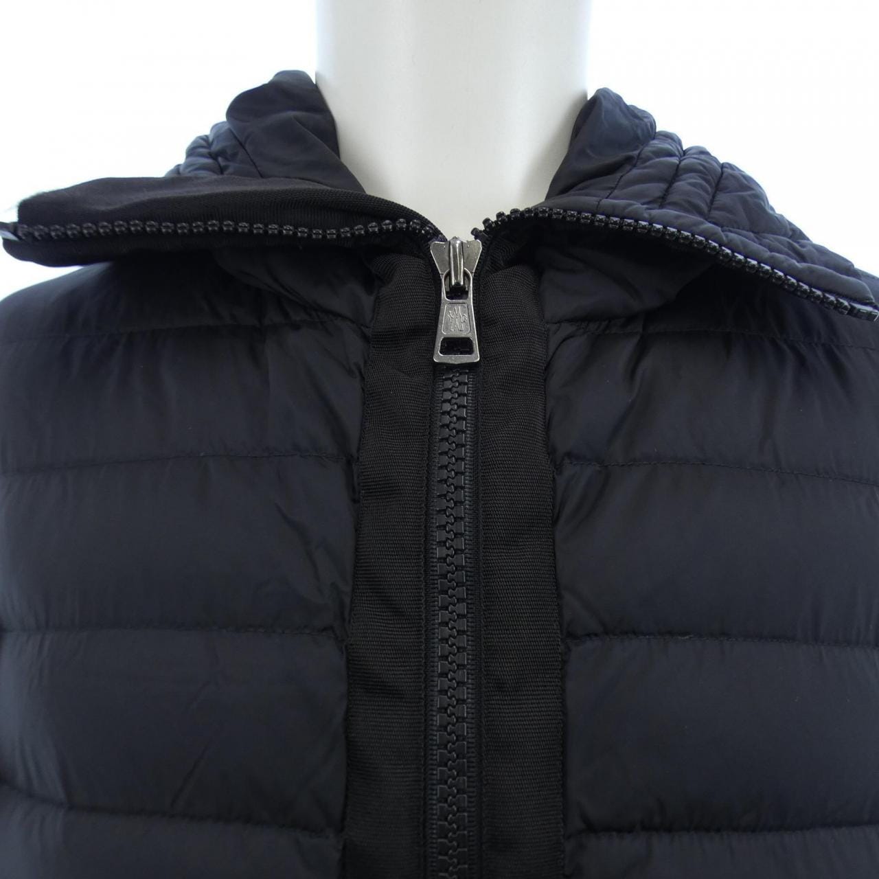 モンクレール MONCLER ダウンジャケット