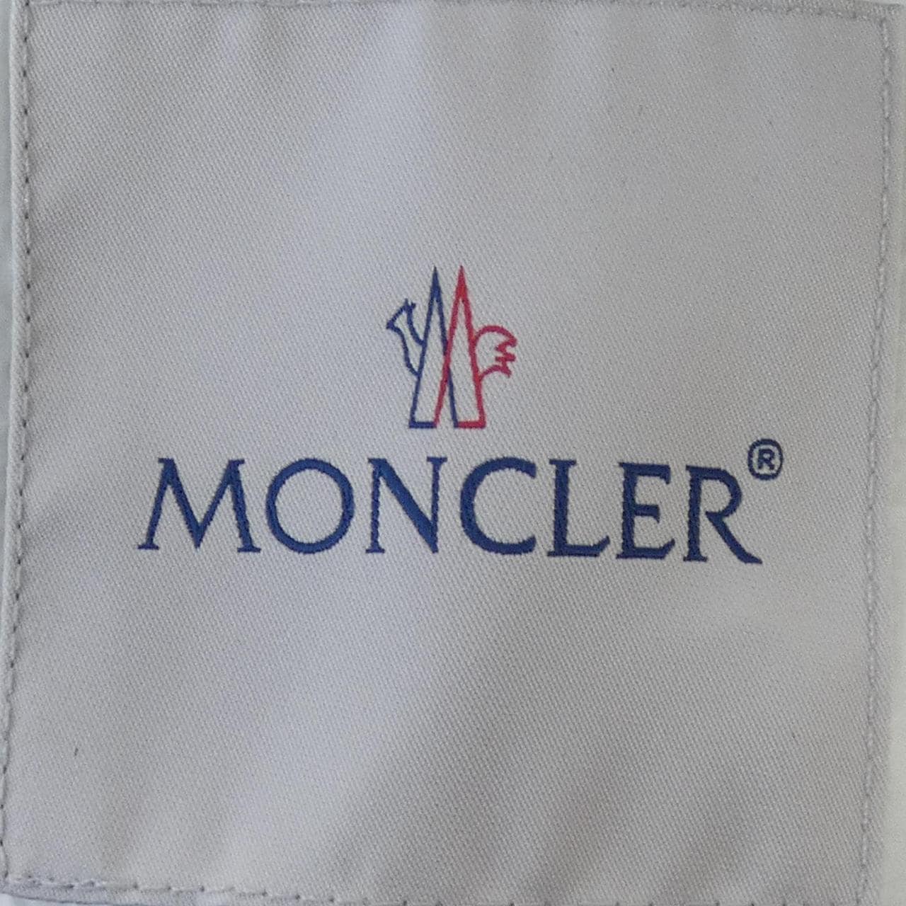 モンクレール MONCLER ダウンジャケット