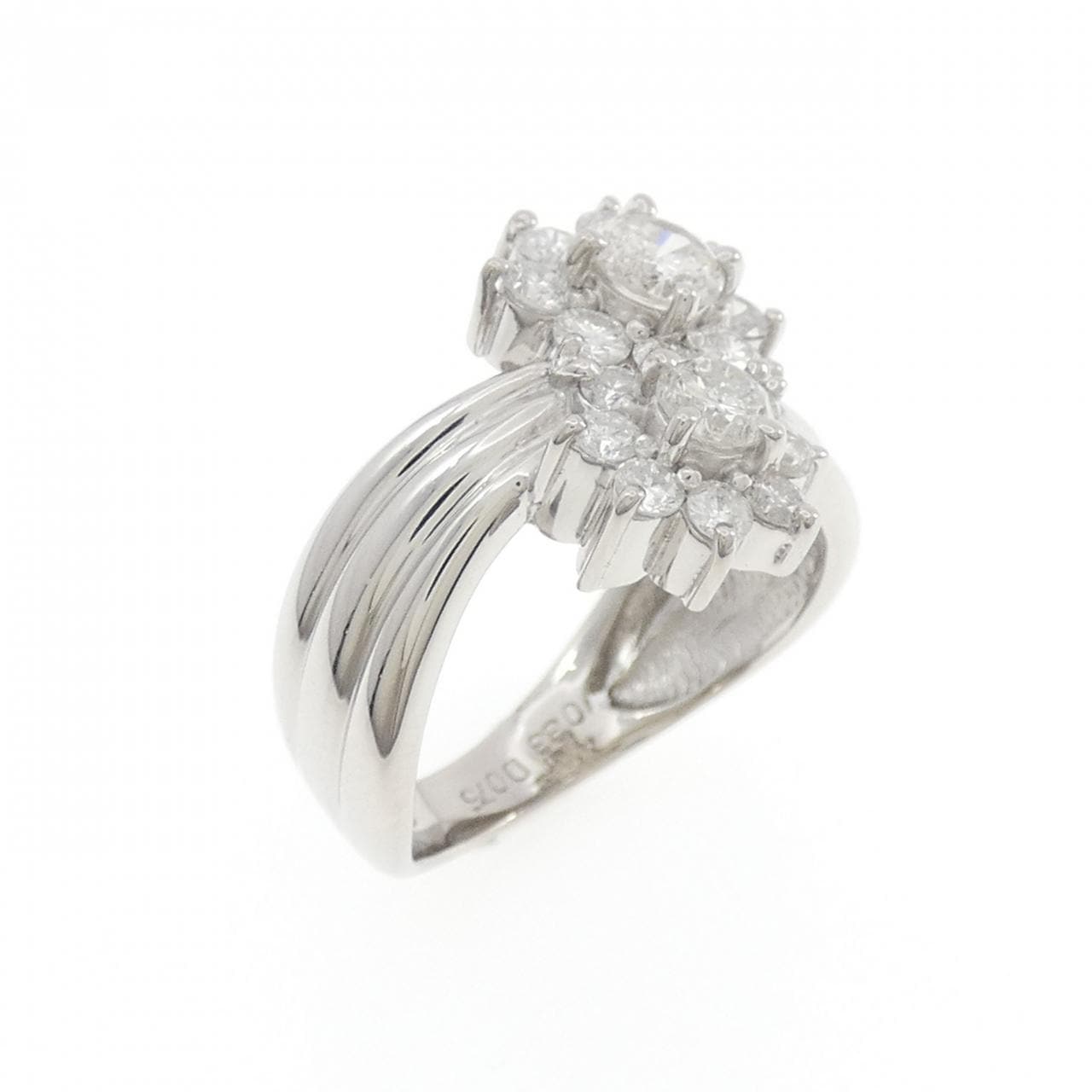 PT850 フラワー ダイヤモンド リング 0.75CT