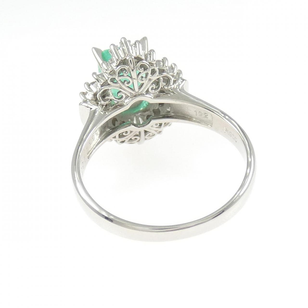 PT900 エメラルド リング 1.66CT