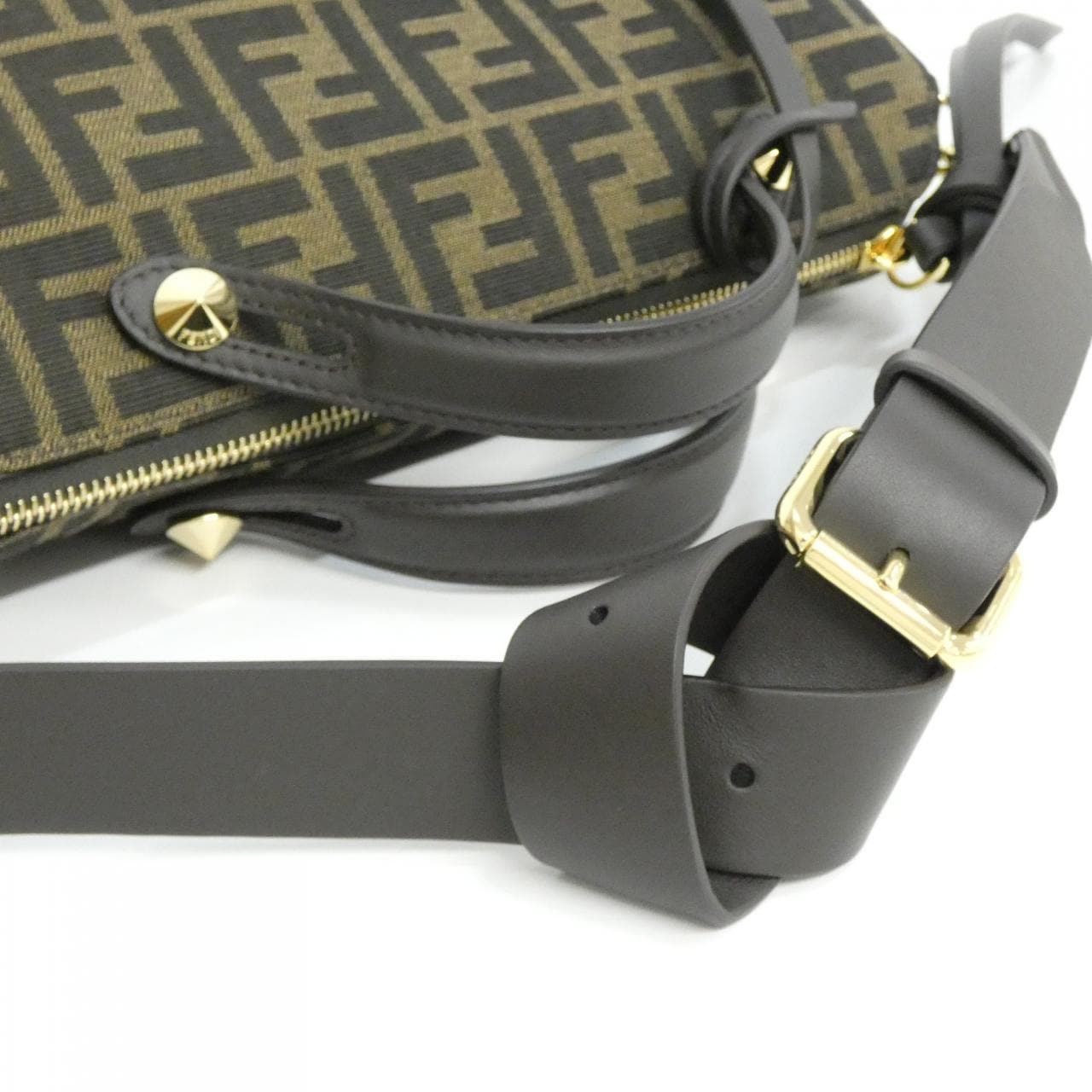 【新品】フェンディ バイ ザ ウェイ ソフト ミディアム 8BL155 AFPM バッグ