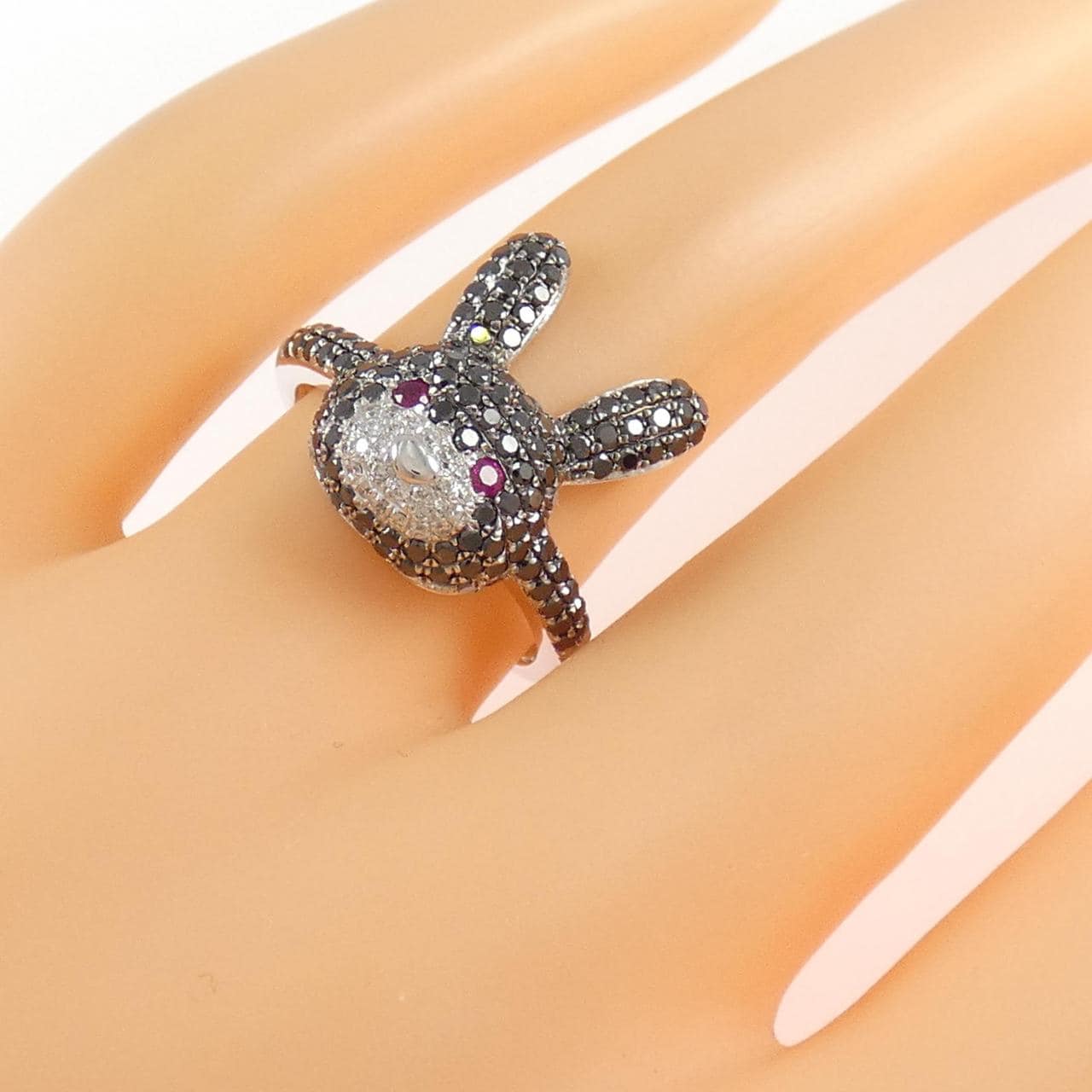 18KWG ラビット ルビー リング 0.05CT