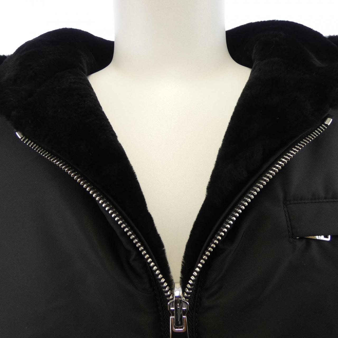 プラダ PRADA トライアングルロゴ UPW404 1Y7Q ムートンジャケット