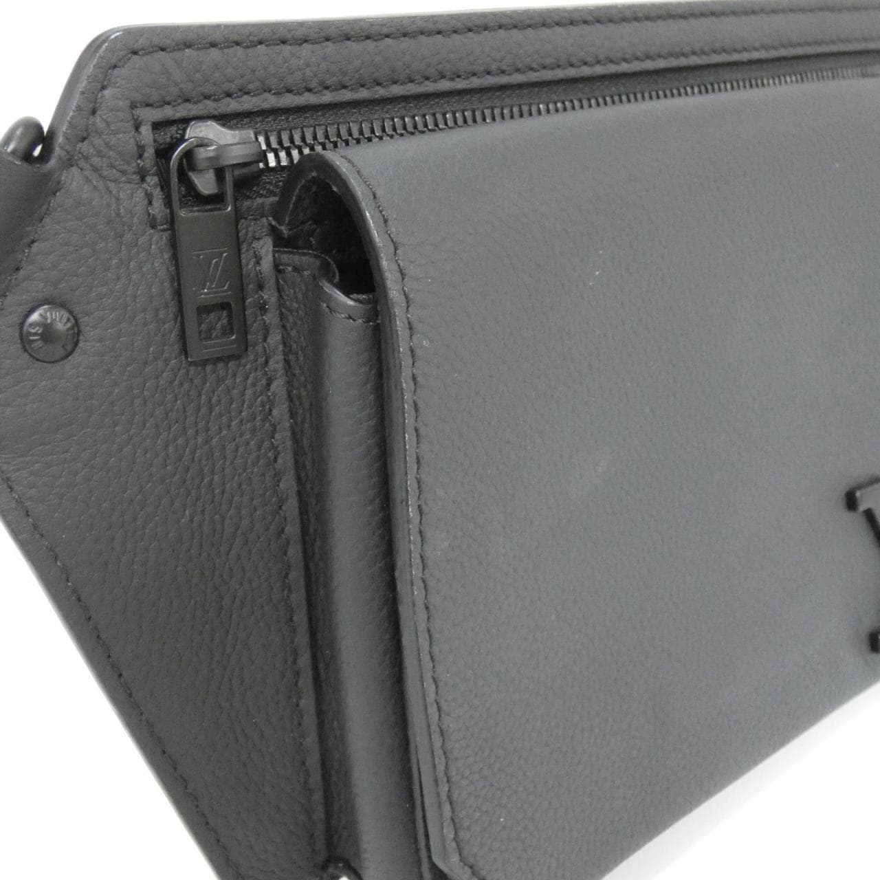 ルイヴィトン LVアエログラム テイクオフ スリング M57081 ショルダーバッグ