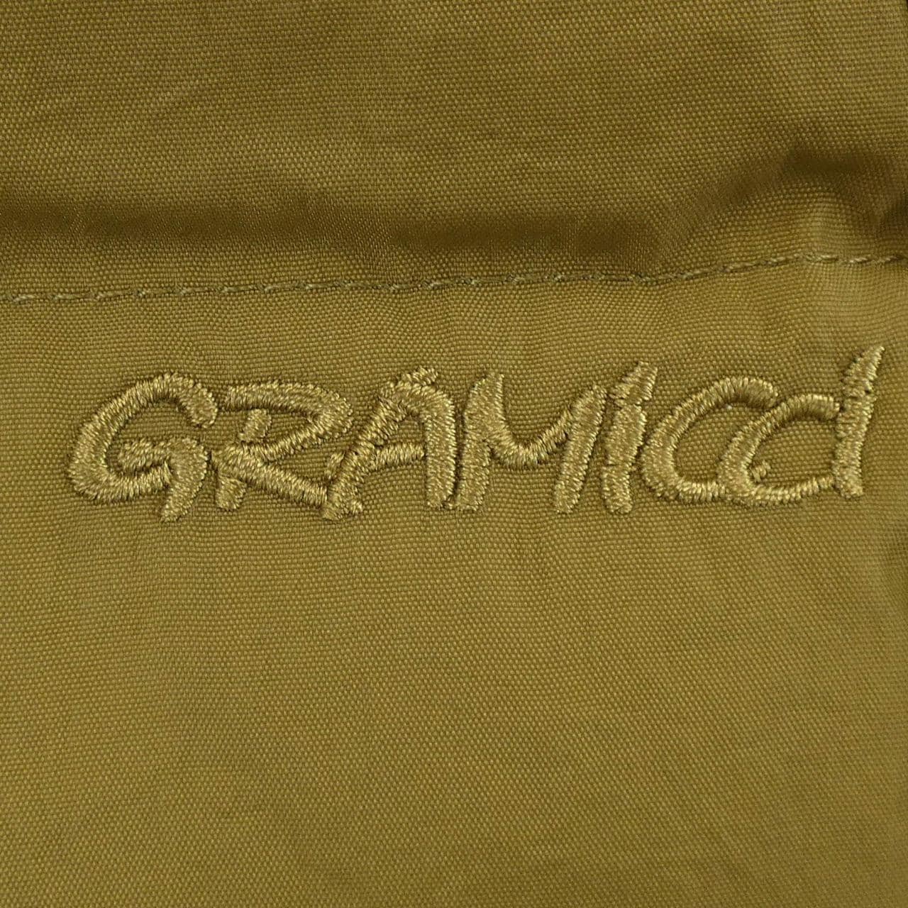 グラミチ GRAMICCI ダウンベスト