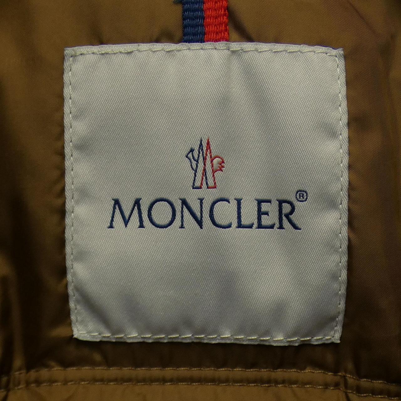 モンクレール MONCLER ダウンジャケット