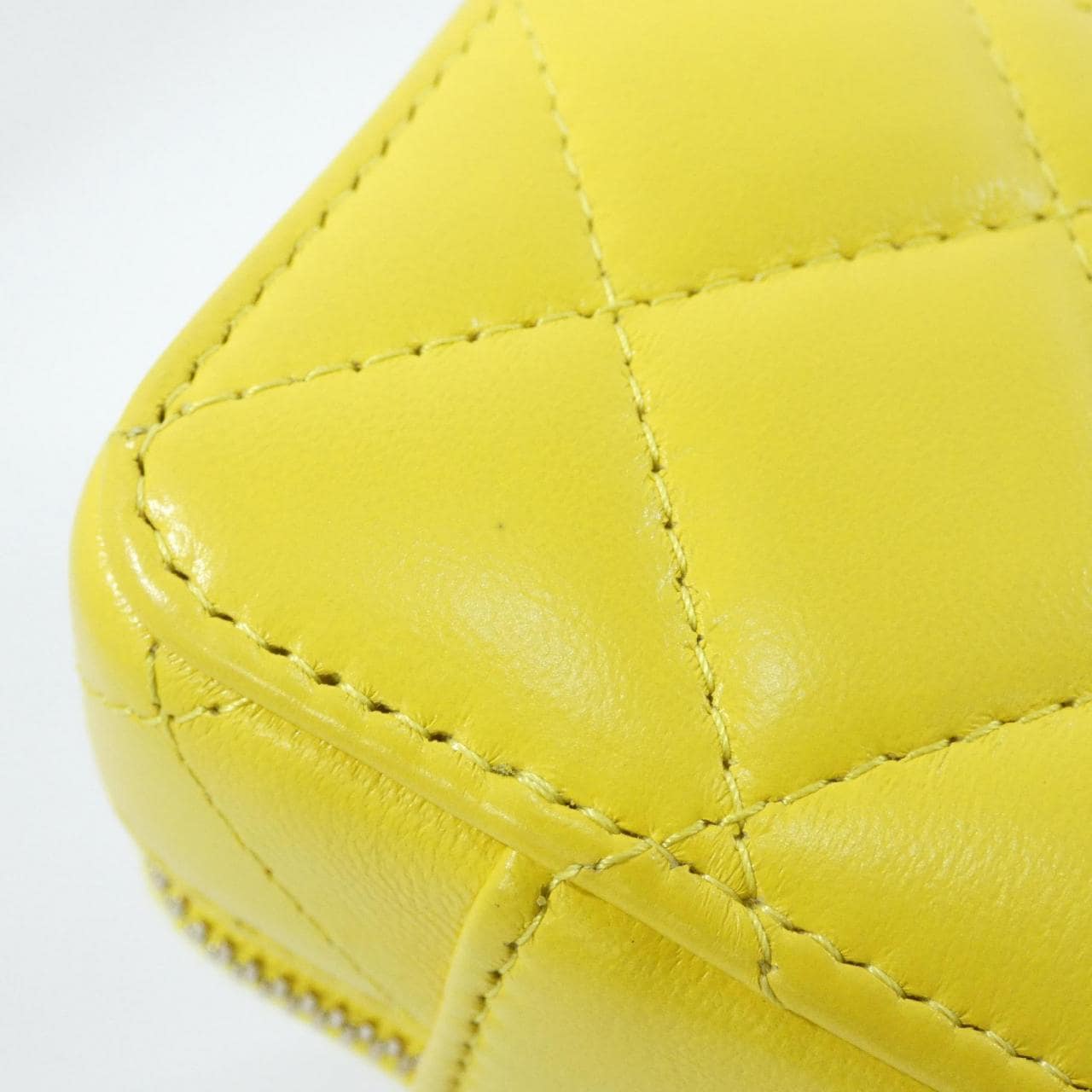 シャネル AP2738 チェーンクラッチ