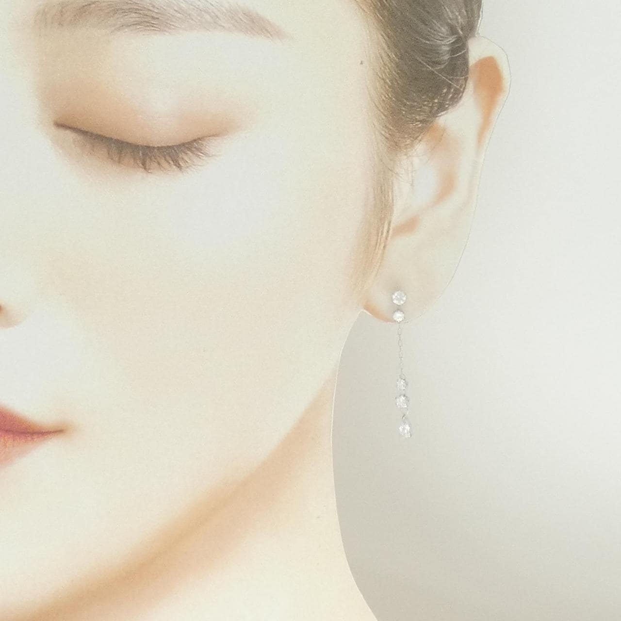 K10WG キュービック ピアス