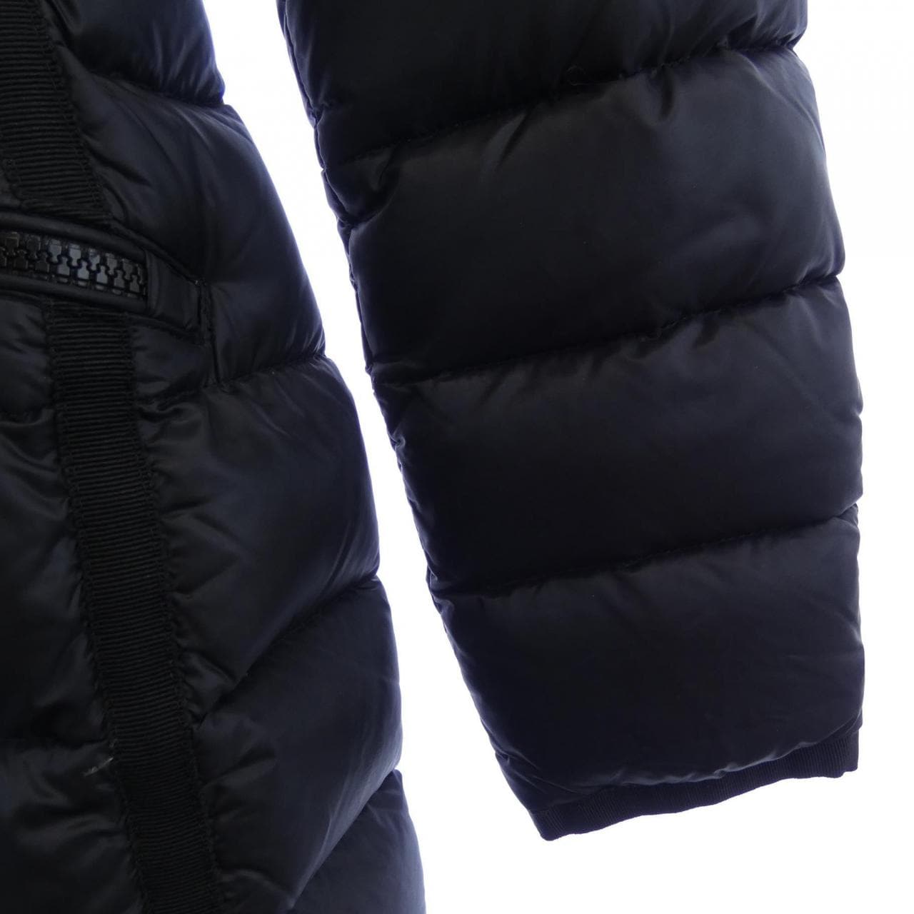 モンクレール MONCLER ダウンジャケット