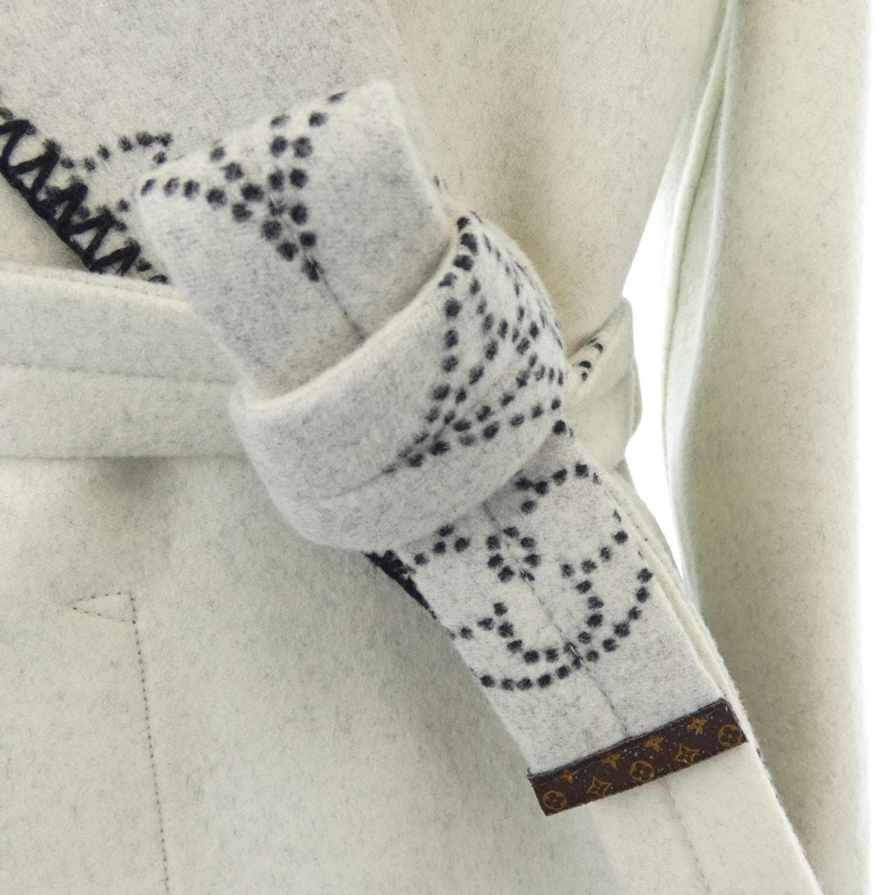 ルイヴィトン LOUIS VUITTON リバーシブルマヒナモノグラムラップコート FOCO04R90 コート