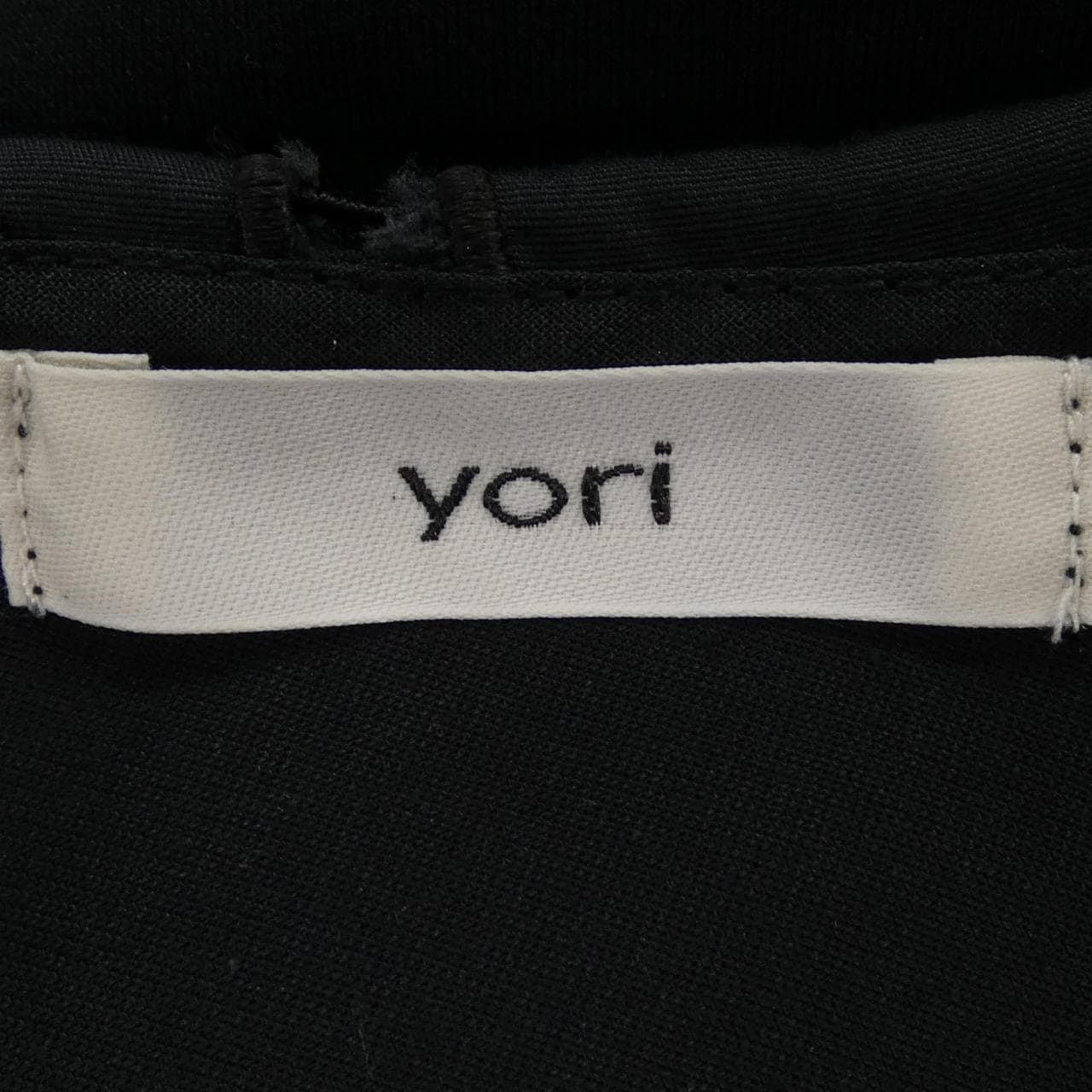 ヨリ yori トップス