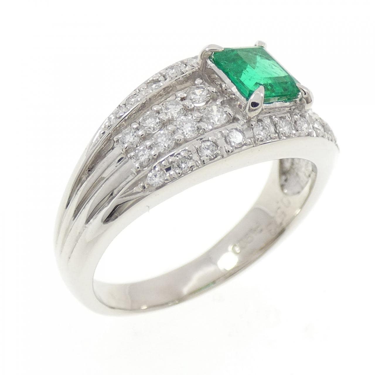PT900 エメラルド リング 0.573CT