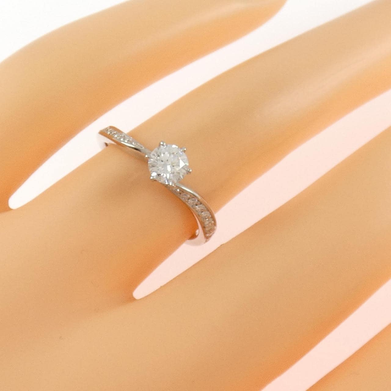 4゜C ダイヤモンド リング 0.333CT