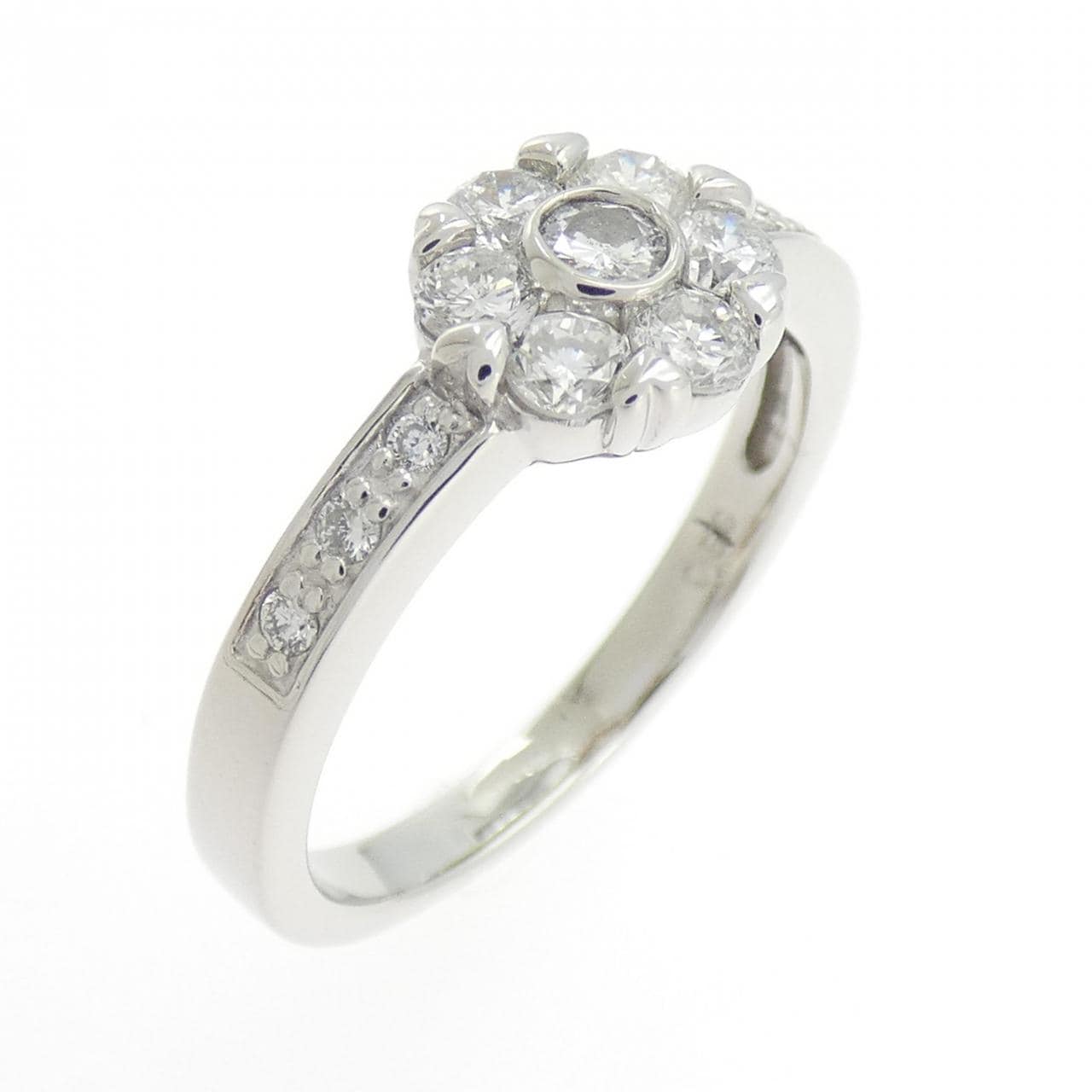 PT900 フラワー ダイヤモンド リング 0.56CT