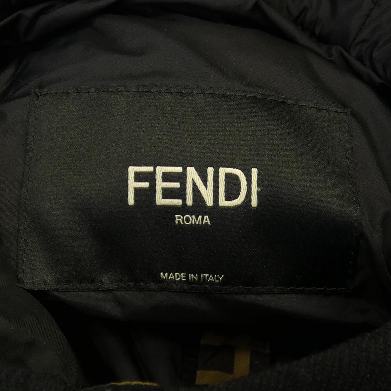 フェンディ FENDI FAA641 A9QZ ダウンジャケット